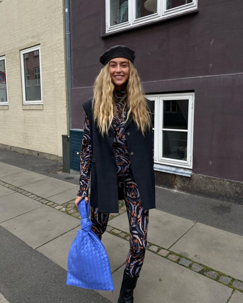 Tights Over Trousers 30 svg%3E