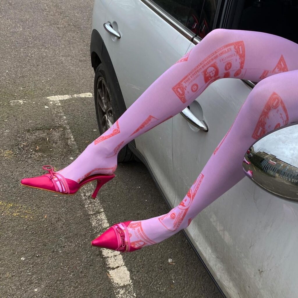Tights Over Trousers 12 svg%3E